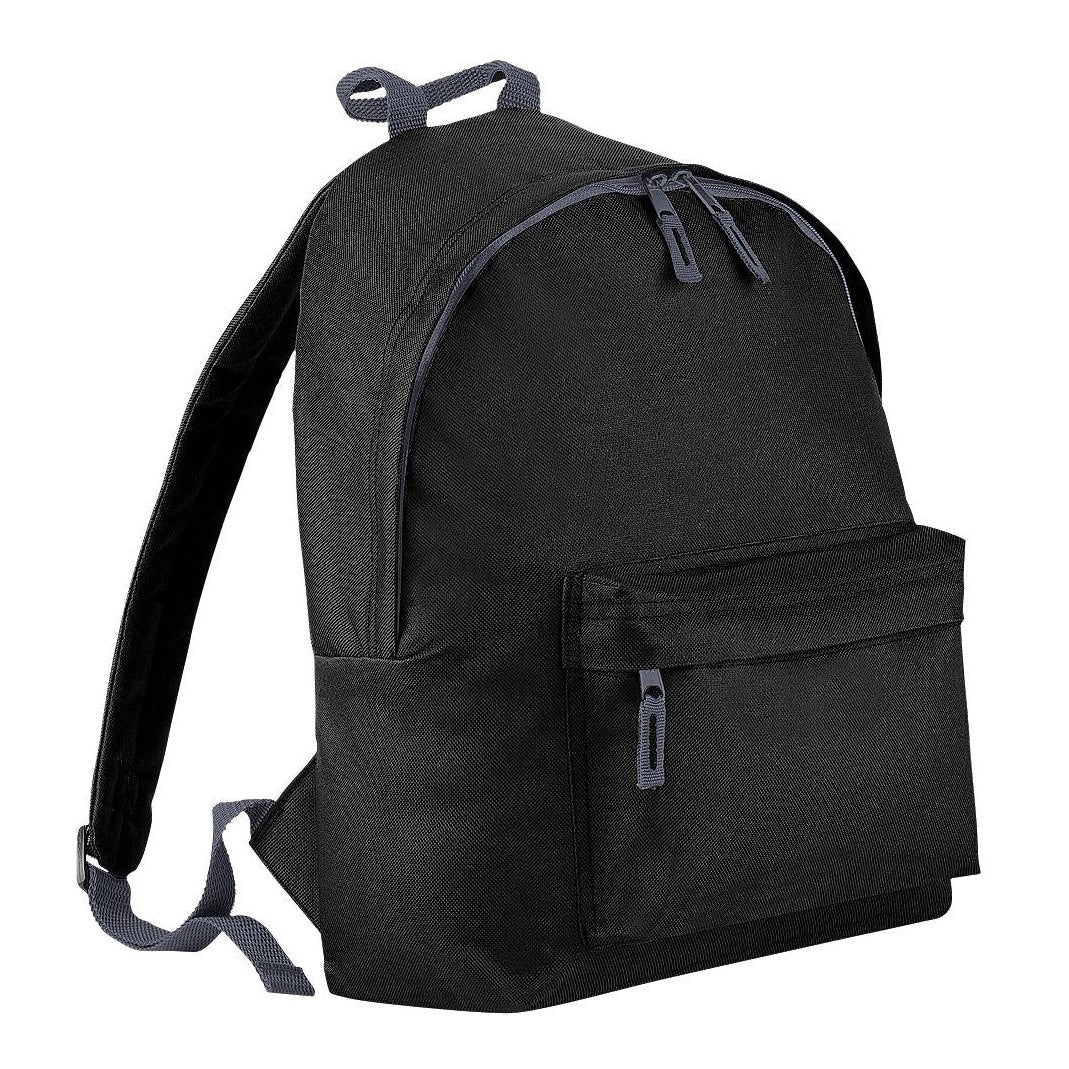 Zippered main compartment