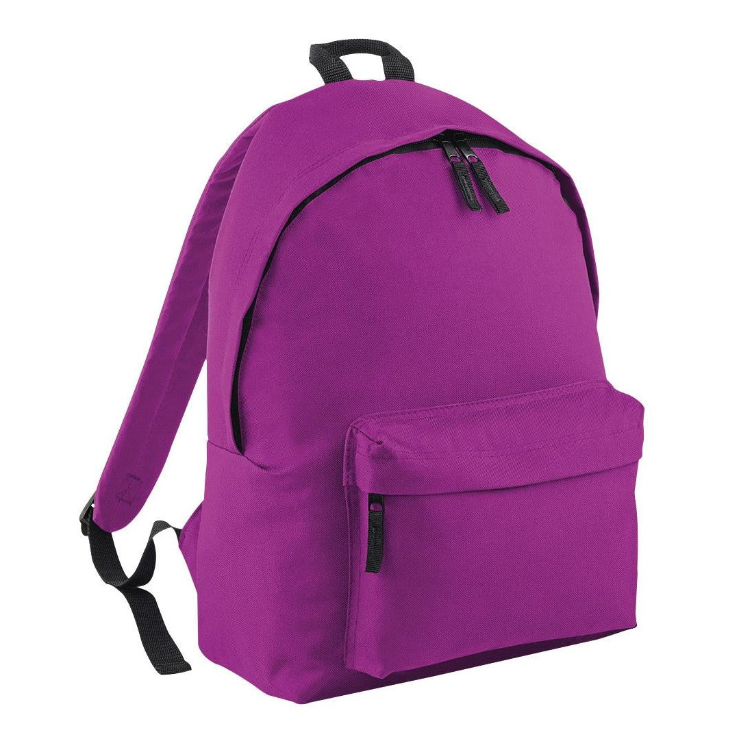 Zippered main compartment
