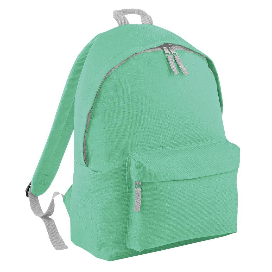 Zippered main compartment