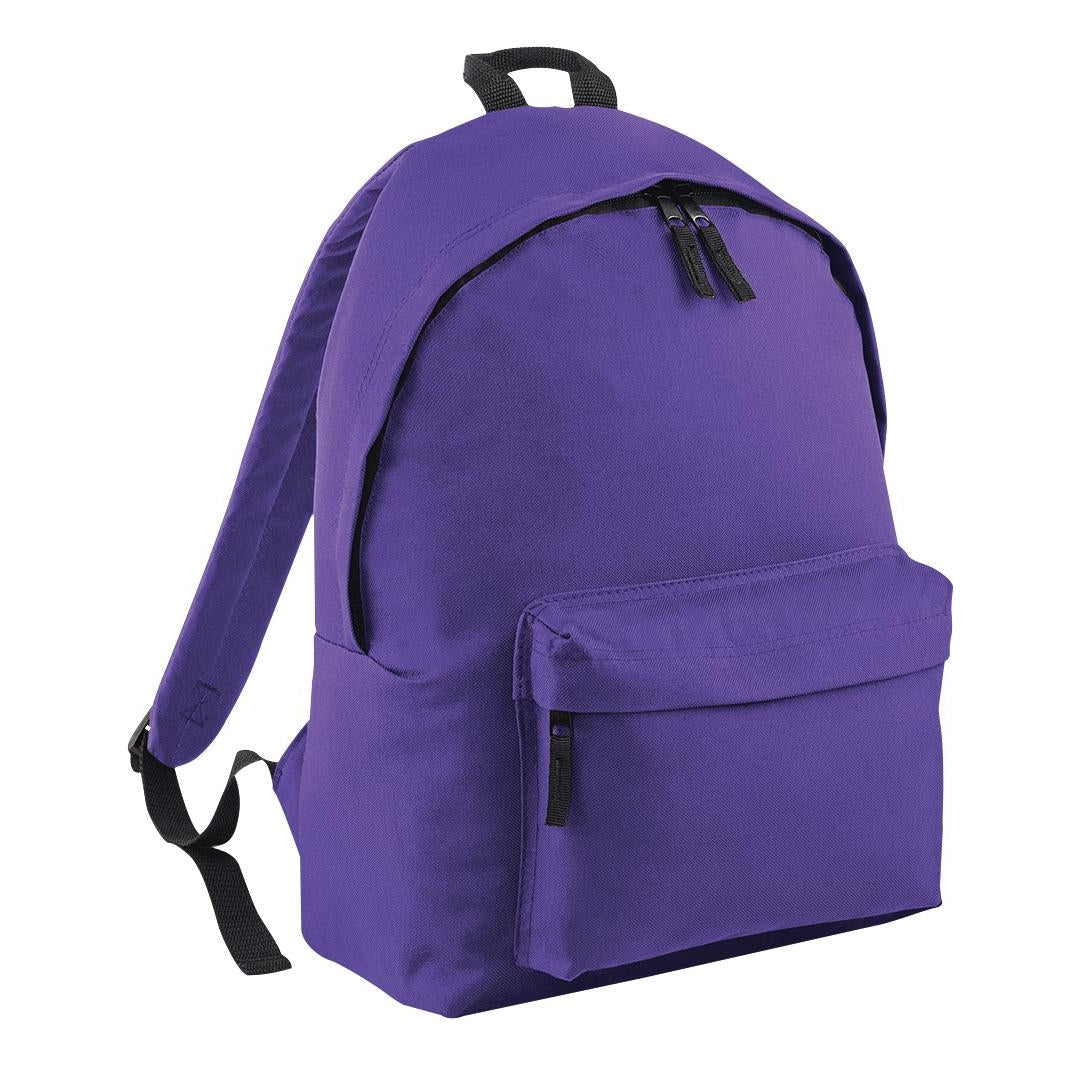 Zippered main compartment