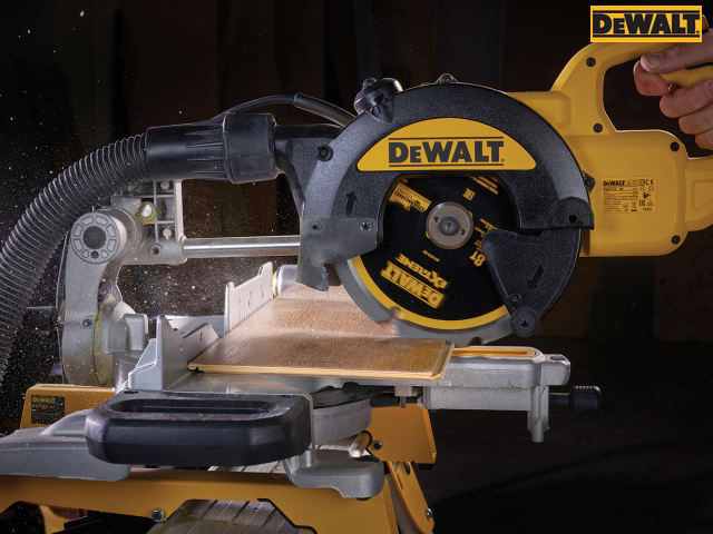 DEWALT Extreme PCD Fibre Cement Saw Blade 216 x 30mm x 8T