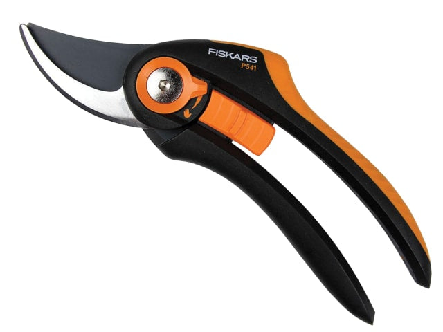 Fiskars Plus SmartFit Bypass Pruners - Thumbnail 3