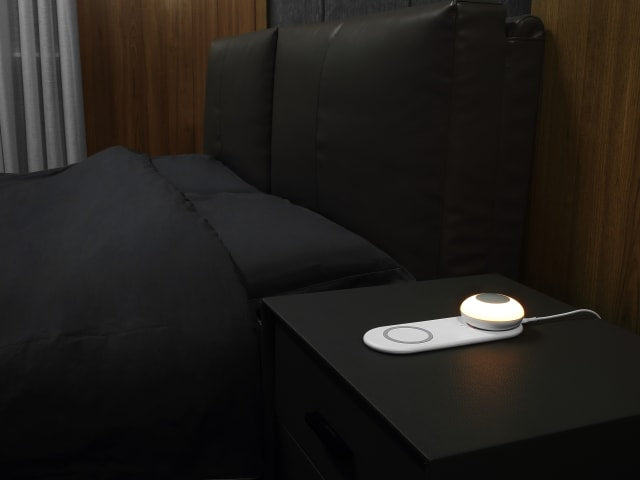 Link2Home Wireless Charger with Portable Light
