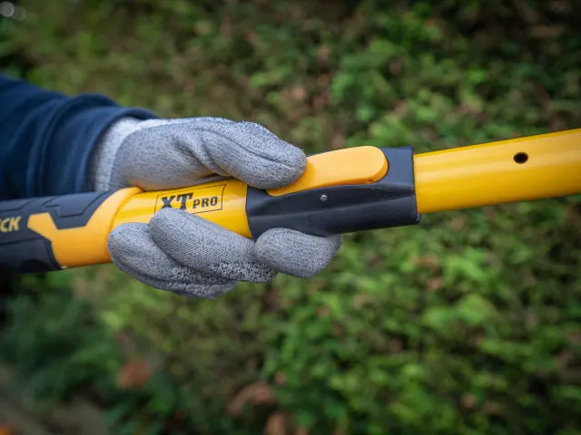 Roughneck XT Pro Telescopic Bypass Loppers 695 - 945mm