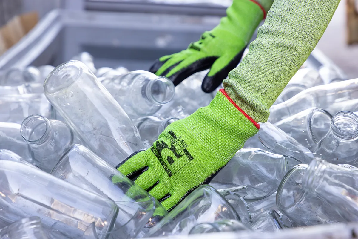 Predator Pine Gloves