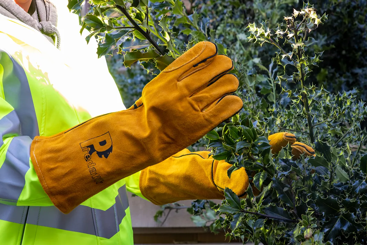 Predator Thornproof Mig Gauntlet Gloves